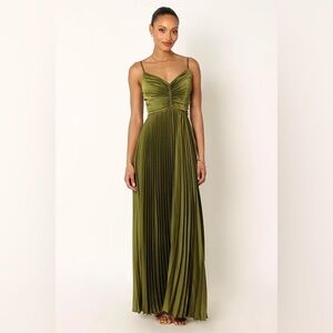 mini feather dress Shaquille Sequin – Mew Mews Maxi Dress Mom And Size in Inches:30H X 36W X 18D line silhouette with satin curtain for upsell